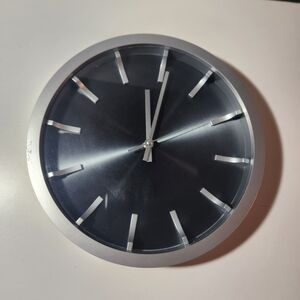 Modern Silver and Black Wall Clock - Sleek Home Decor